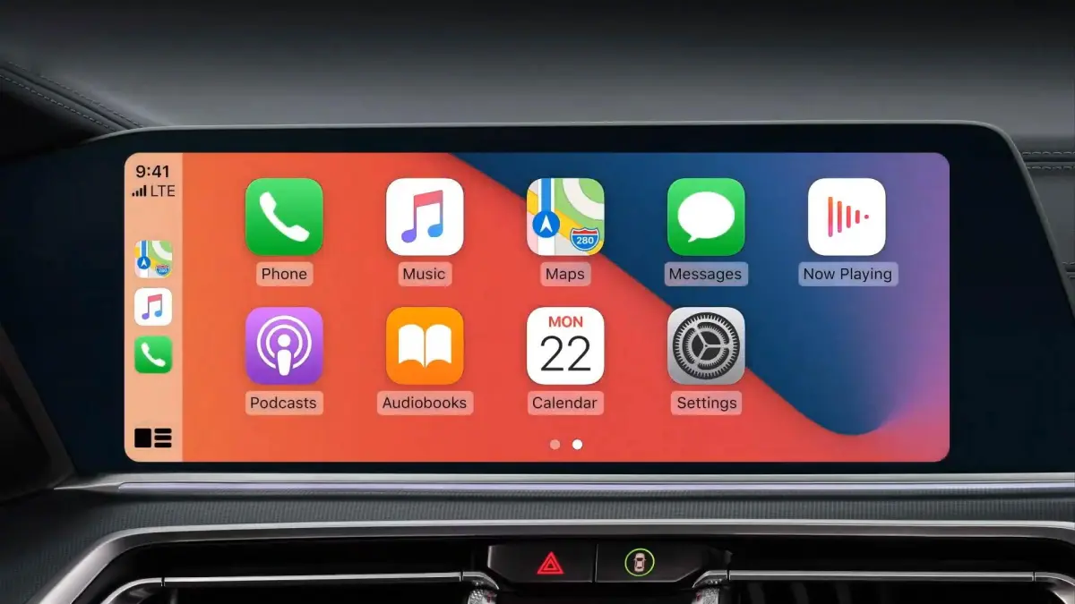 Apple CarPlay pagrindinis ekranas automobilio multimedijos sistemoje